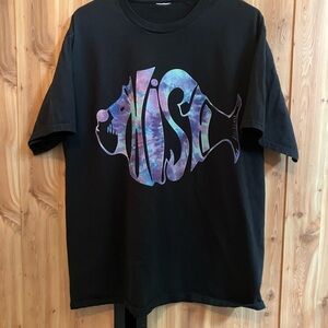 Men’s Phish shirt
